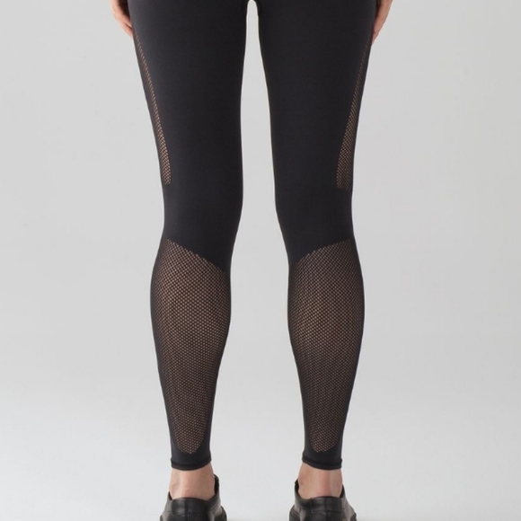 Lululemon Reveal 7/8 Tight - Picture 4 of 12